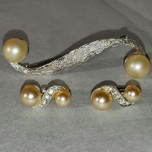 Vintage Costume Brooch and Earring set by Tara